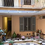 Colosseum Historic - 17th Century Building 아파트 *