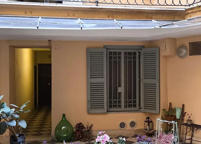 Colosseum Historic - 17th Century Building Appartement *